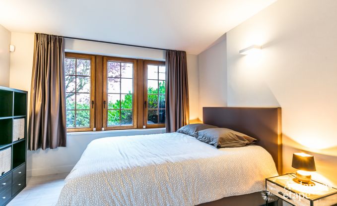 Villa de luxe au cur de Houffalize : maison de vacances pour 24 personnes avec sauna, jacuzzi et salle de jeux en Ardenne