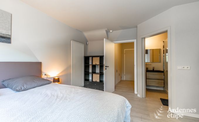 Villa de luxe au c�ur de Houffalize : maison de vacances pour 24 personnes avec sauna, jacuzzi et salle de jeux en Ardenne