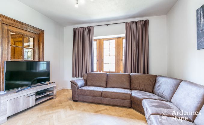Villa de luxe au c�ur de Houffalize : maison de vacances pour 24 personnes avec sauna, jacuzzi et salle de jeux en Ardenne