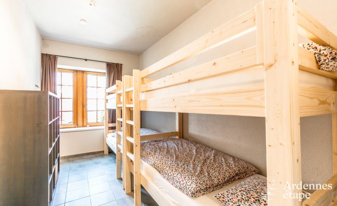 Villa de luxe au c�ur de Houffalize : maison de vacances pour 24 personnes avec sauna, jacuzzi et salle de jeux en Ardenne