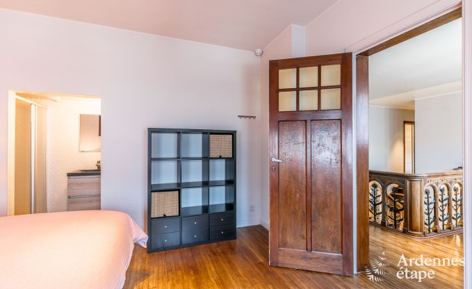 Villa de luxe au c�ur de Houffalize : maison de vacances pour 24 personnes avec sauna, jacuzzi et salle de jeux en Ardenne