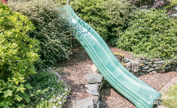 Villa de luxe au c�ur de Houffalize : maison de vacances pour 24 personnes avec sauna, jacuzzi et salle de jeux en Ardenne