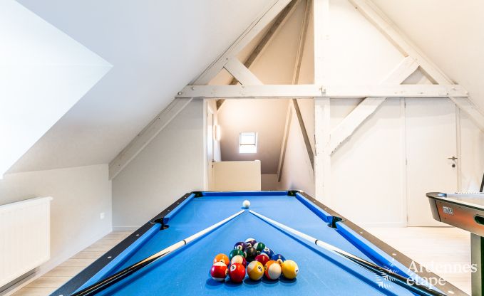 Villa de luxe au c�ur de Houffalize : maison de vacances pour 24 personnes avec sauna, jacuzzi et salle de jeux en Ardenne