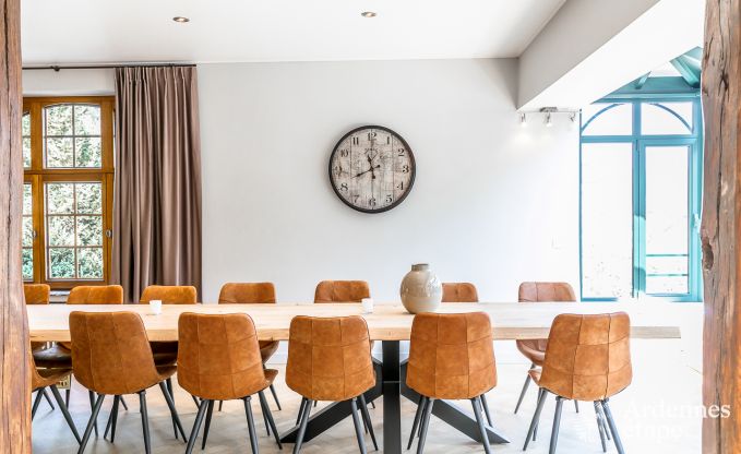 Villa de luxe au c�ur de Houffalize : maison de vacances pour 24 personnes avec sauna, jacuzzi et salle de jeux en Ardenne