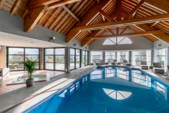 Gîte de luxe avec piscine pour 12-13 p. en Ardenne (Houffalize)