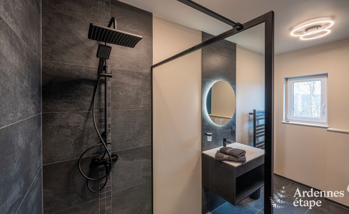 villa de luxe � Houffalize : h�bergement pour 18 personnes avec piscine, sauna et jardin priv� en Ardenne