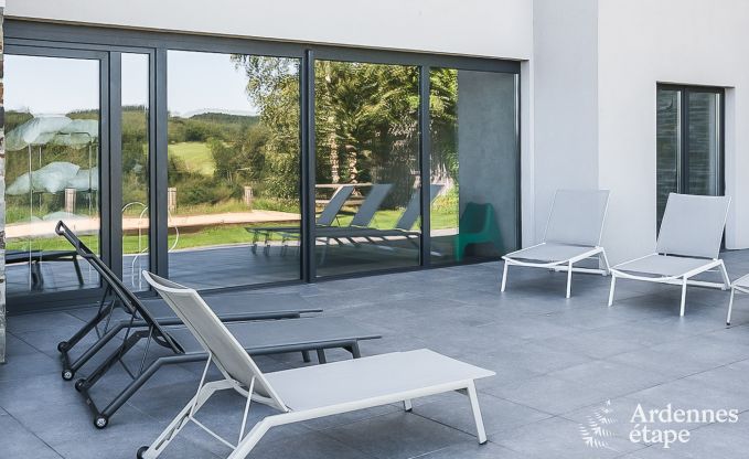 Villa de luxe � Houffalize : h�bergement pour 22 personnes avec piscine, sauna et jardin en Ardenne