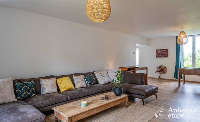 Grande maison de vacances pour 12 personnes avec 4 chambres, 3 salles de bains, jacuzzi, salle de jeux et jardin