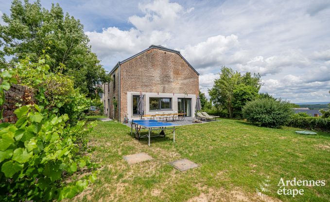 Grande maison de vacances pour 12 personnes avec 4 chambres, 3 salles de bains, jacuzzi, salle de jeux et jardin