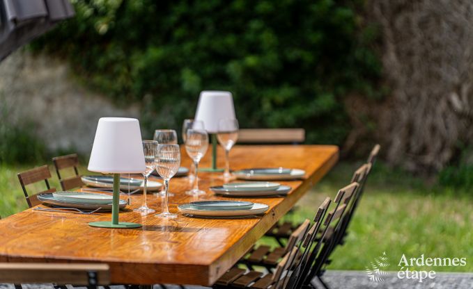 Grande maison de vacances pour 12 personnes avec 4 chambres, 3 salles de bains, jacuzzi, salle de jeux et jardin