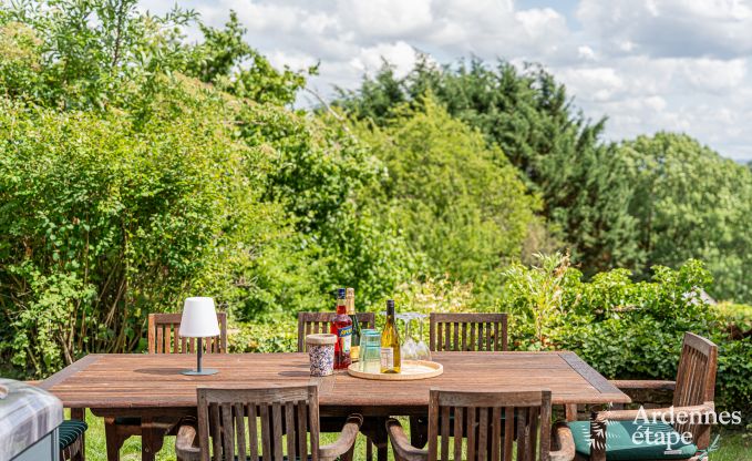 Grande maison de vacances pour 12 personnes avec 4 chambres, 3 salles de bains, jacuzzi, salle de jeux et jardin