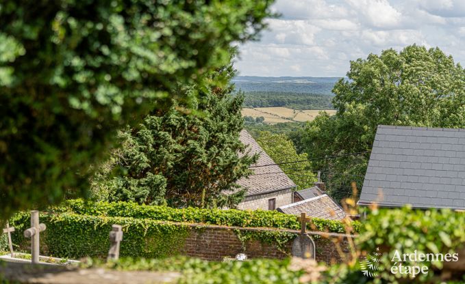 Grande maison de vacances pour 12 personnes avec 4 chambres, 3 salles de bains, jacuzzi, salle de jeux et jardin
