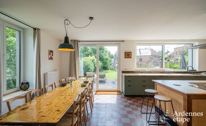 Grande maison de vacances pour 12 personnes avec 4 chambres, 3 salles de bains, jacuzzi, salle de jeux et jardin