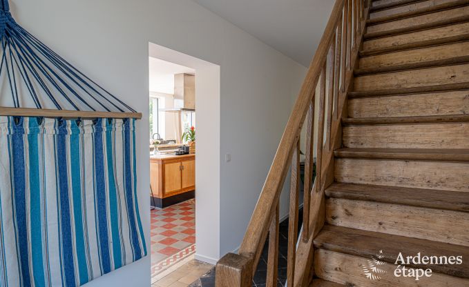 Grande maison de vacances pour 12 personnes avec 4 chambres, 3 salles de bains, jacuzzi, salle de jeux et jardin