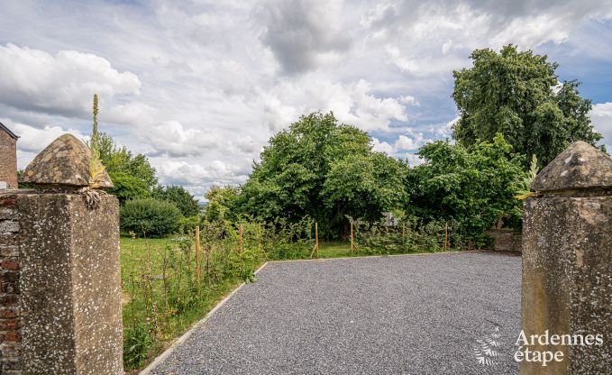 Grande maison de vacances pour 12 personnes avec 4 chambres, 3 salles de bains, jacuzzi, salle de jeux et jardin