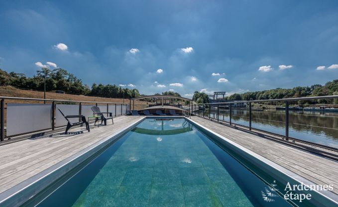 G�te insolite � Ittre pour 8 personnes en Ardenne