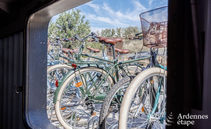 G�te insolite � Ittre pour 8 personnes en Ardenne