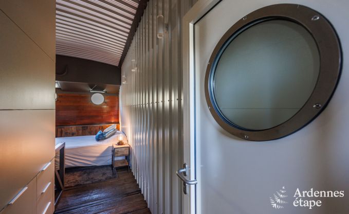 G�te insolite � Ittre pour 8 personnes en Ardenne