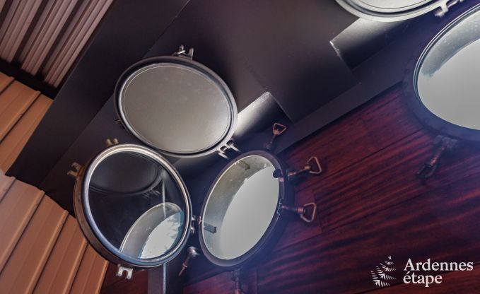 G�te insolite � Ittre pour 8 personnes en Ardenne