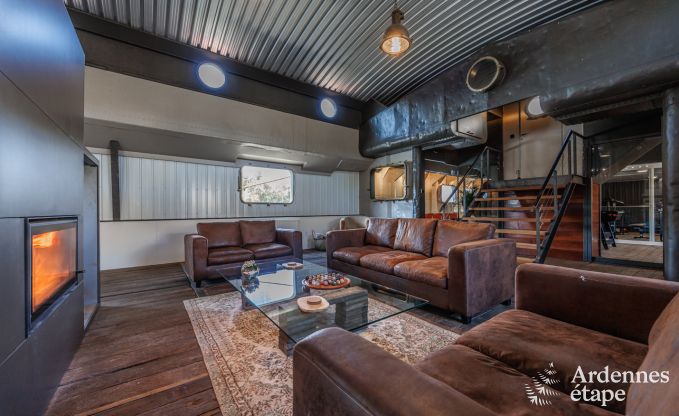 G�te insolite � Ittre pour 8 personnes en Ardenne