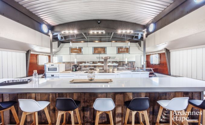 G�te insolite � Ittre pour 8 personnes en Ardenne