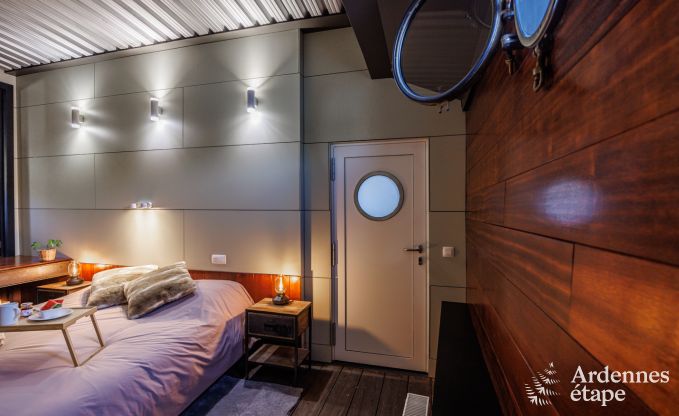 G�te insolite � Ittre pour 8 personnes en Ardenne