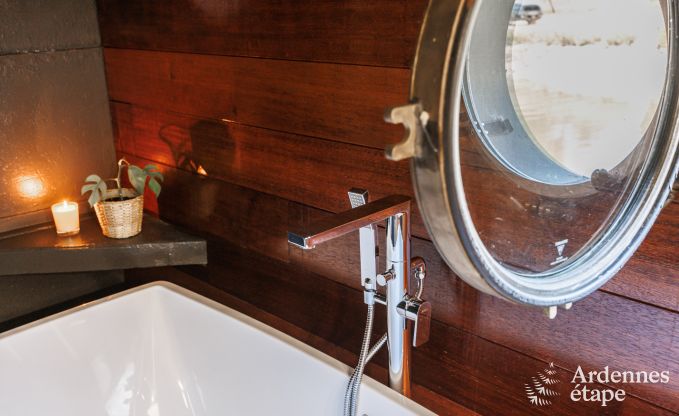 G�te insolite � Ittre pour 8 personnes en Ardenne