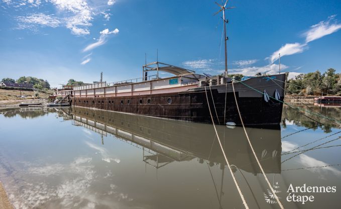 G�te insolite � Ittre pour 8 personnes en Ardenne