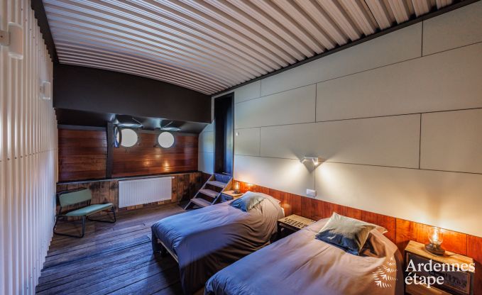 G�te insolite � Ittre pour 8 personnes en Ardenne