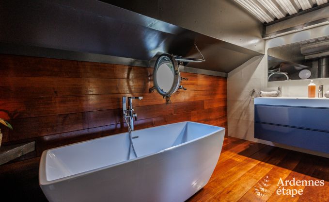 G�te insolite � Ittre pour 8 personnes en Ardenne