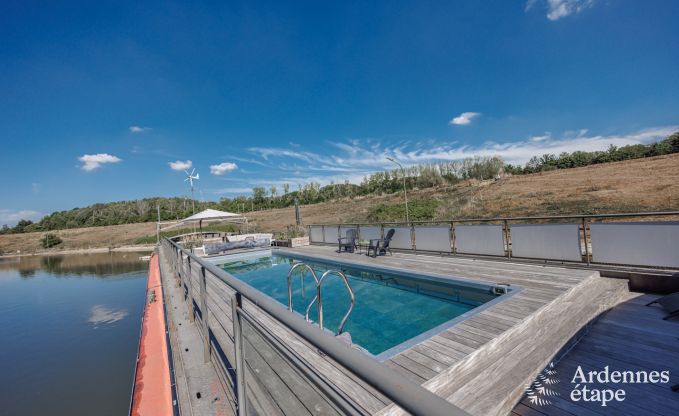 G�te insolite � Ittre pour 8 personnes en Ardenne