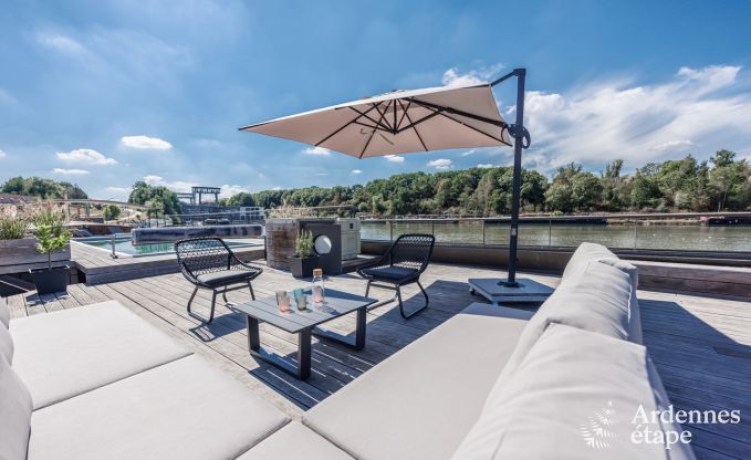 G�te insolite � Ittre pour 8 personnes en Ardenne