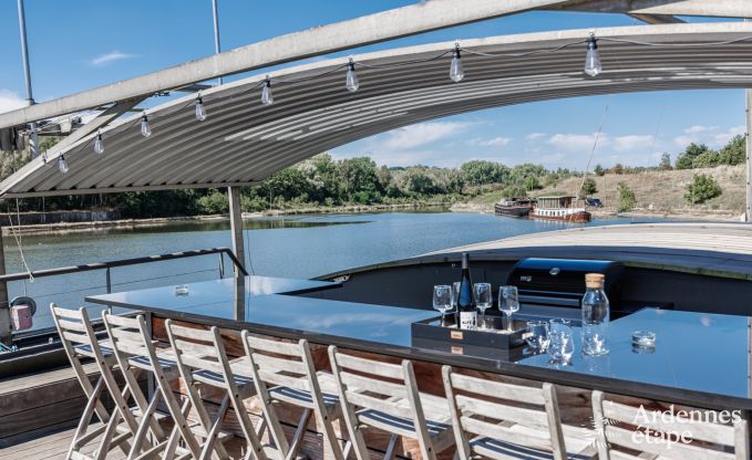 G�te insolite � Ittre pour 8 personnes en Ardenne