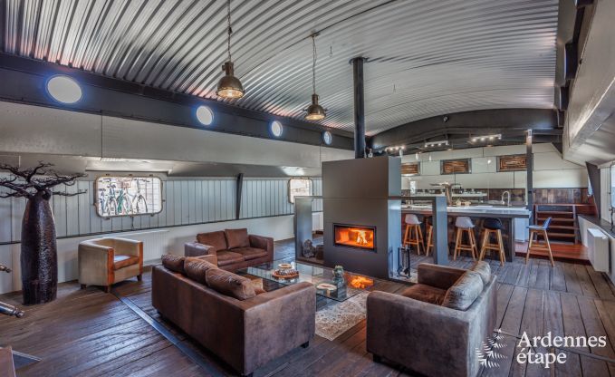 G�te insolite � Ittre pour 8 personnes en Ardenne