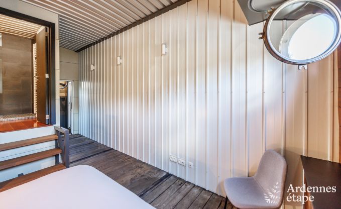 G�te insolite � Ittre pour 8 personnes en Ardenne