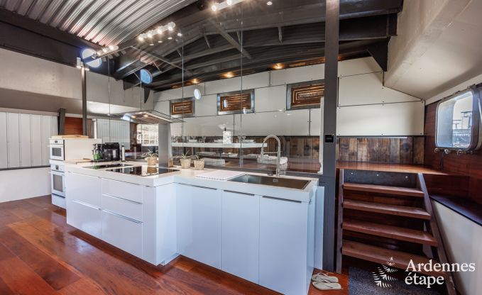 G�te insolite � Ittre pour 8 personnes en Ardenne