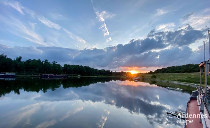 G�te insolite � Ittre pour 8 personnes en Ardenne