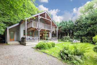 Chalet en bois à La Roche-En-Ardenne pour 8 personnes