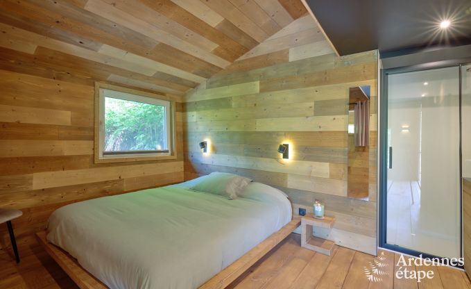 Chalet spacieux au bord de l'eau pour 6 personnes avec poele  pellets, barbecue et terrasse prive  La Roche-en-Ardenne