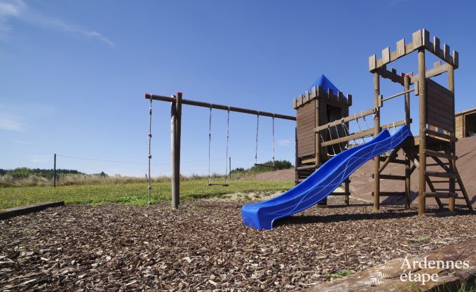 Maison de vacances � L�glise, Ardenne, 32 personnes, grand jardin priv�, �quipements sportifs, spa, salle de jeux, confort optimal