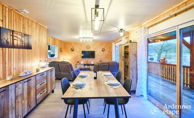Calme assur� dans ce charmant chalet pour 4 personnes avec bain � remous dans l'environnement naturel de Libin