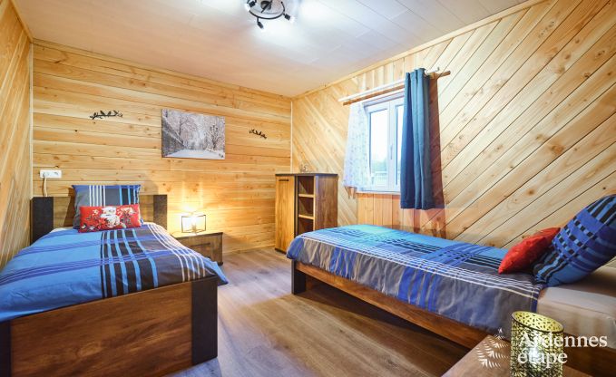 Calme assur� dans ce charmant chalet pour 4 personnes avec bain � remous dans l'environnement naturel de Libin