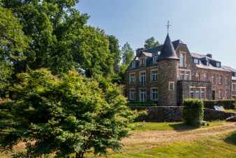 Château de luxe à Libin : hébergement pour 40 personnes avec équipements haut de gamme