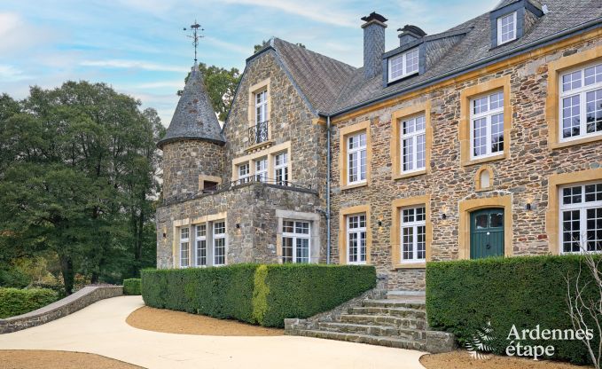 Chteau  Libin : sjour lgant pour 40 personnes avec des quipements tendus