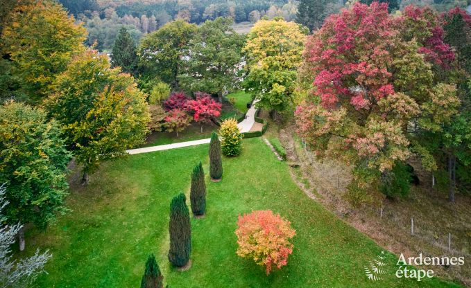 Chteau  Libin : sjour lgant pour 40 personnes avec des quipements tendus