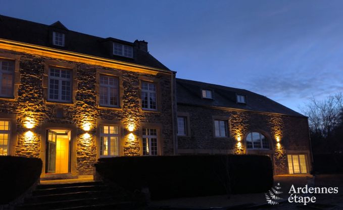 Chteau  Libin : sjour lgant pour 40 personnes avec des quipements tendus