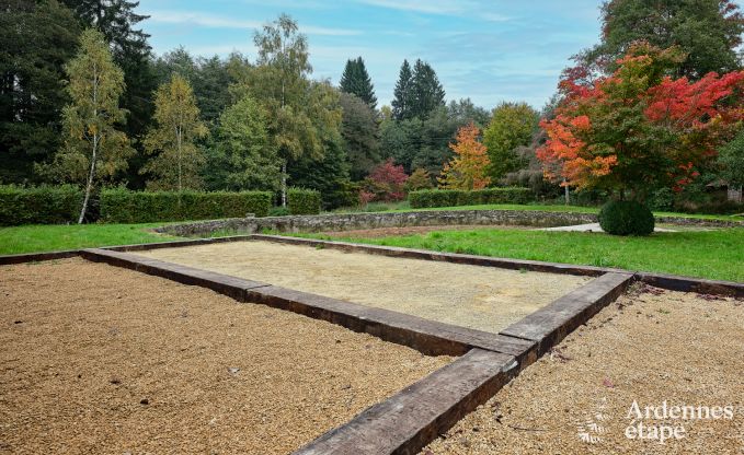 Chteau  Libin : sjour lgant pour 40 personnes avec des quipements tendus