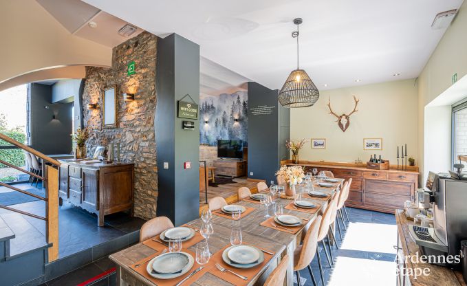 Grande maison de vacances  Libin pour 15 personnes avec salles de bains prives et cuisine professionnelle