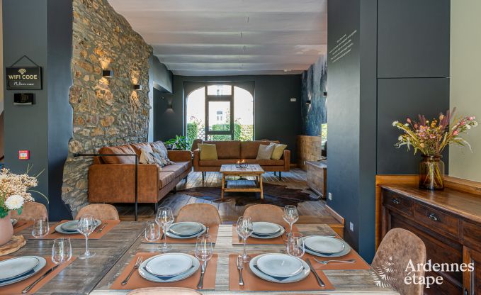 Grande maison de vacances  Libin pour 15 personnes avec salles de bains prives et cuisine professionnelle