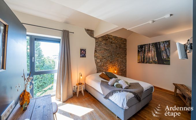 Grande maison de vacances  Libin pour 15 personnes avec salles de bains prives et cuisine professionnelle